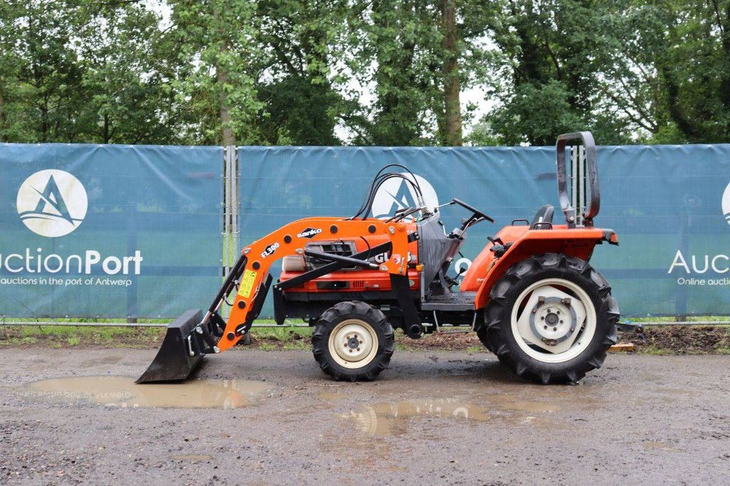 Kubota GL-23 Diesel Mini Tractor 23 hp with front loader