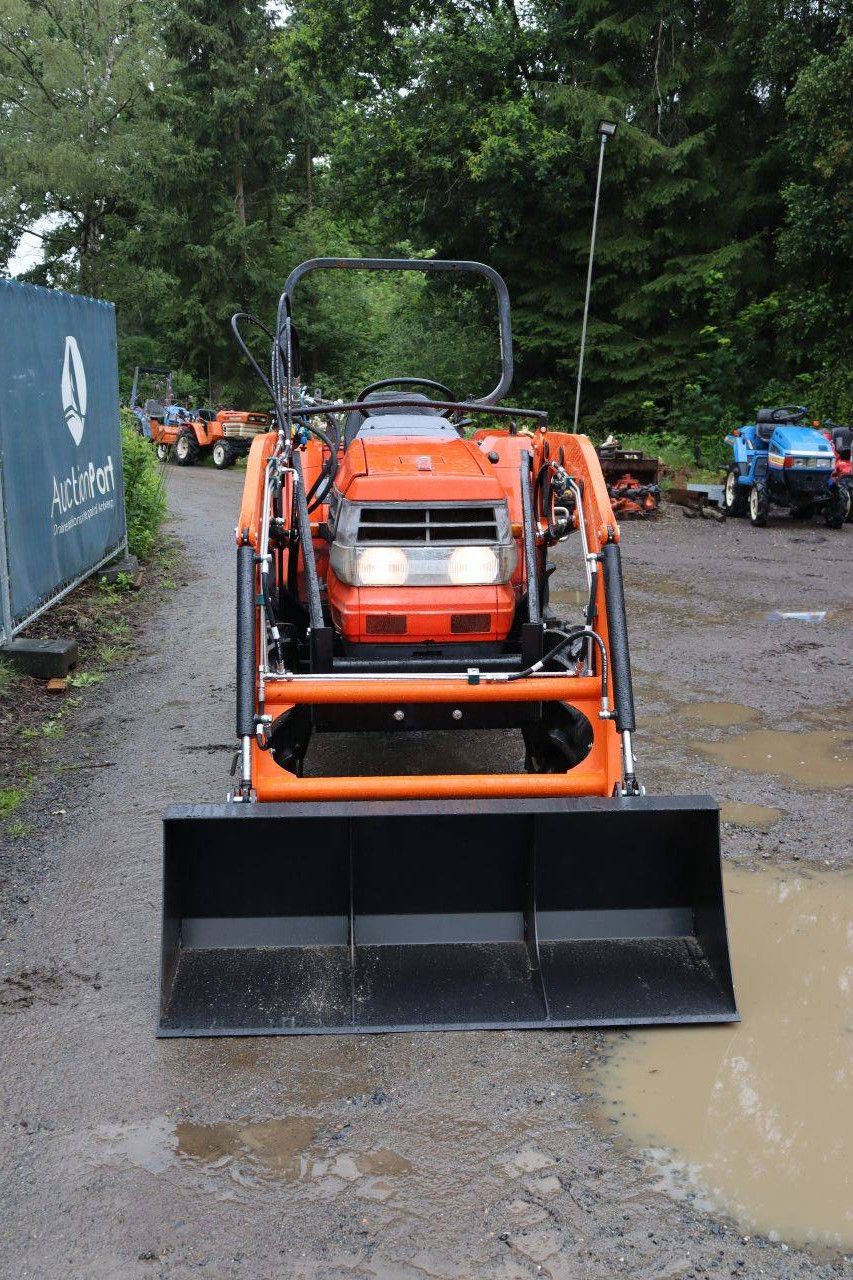 Kubota GL-23 Diesel Mini Tractor 23 hp with front loader