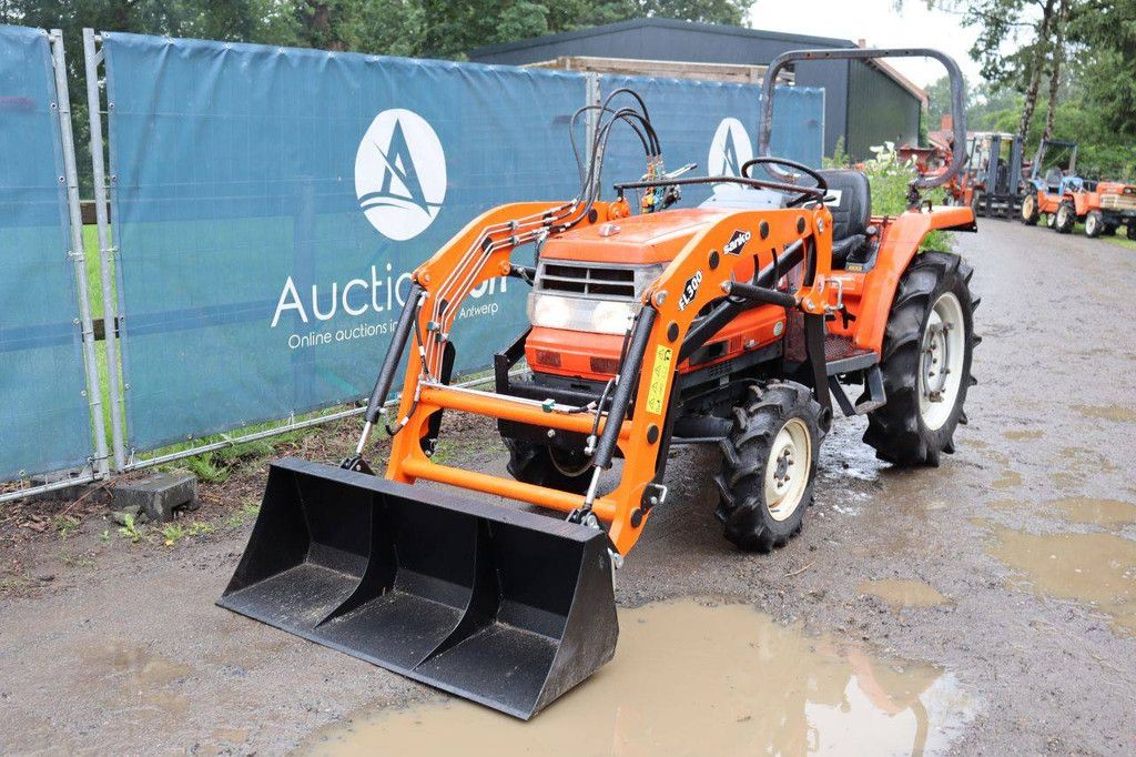 Kubota GL-23 Diesel Mini Tractor 23 hp with front loader