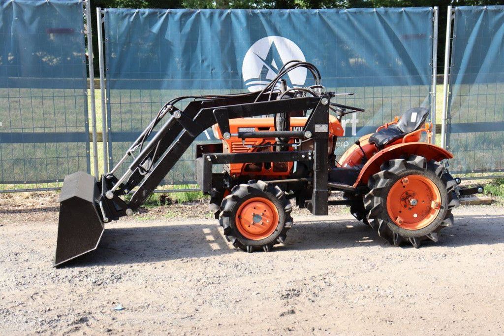 Kubota B7001 Kleintraktor Diesel 14 PS mit Frontlader