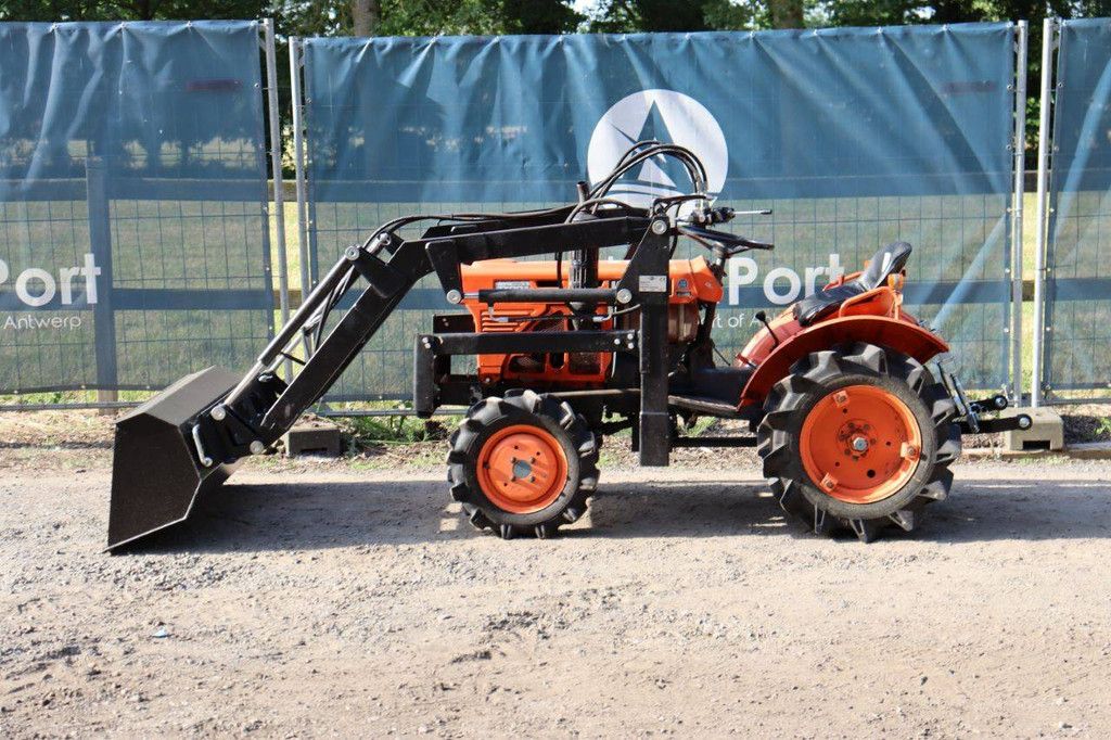 Kubota B7001 Kleintraktor Diesel 14 PS mit Frontlader