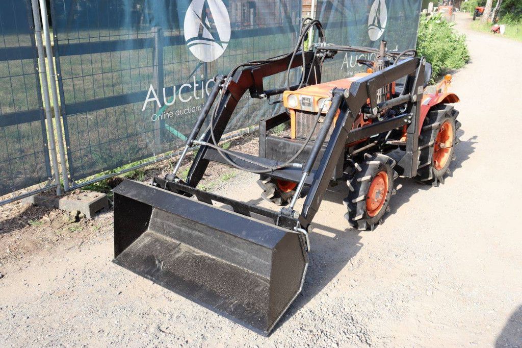 Kubota B7001 Kleintraktor Diesel 14 PS mit Frontlader