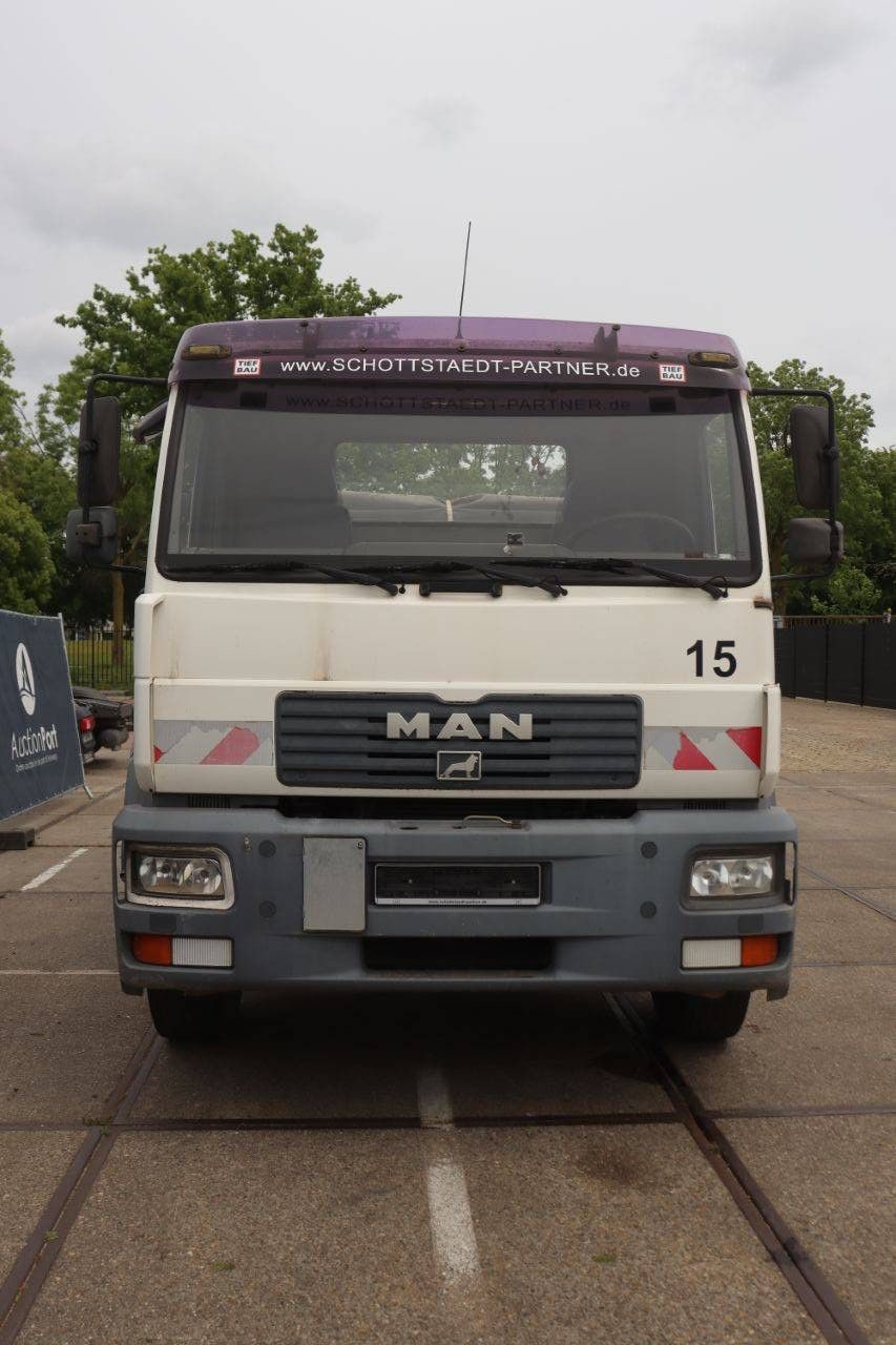Flatbed (truck) MAN LE 280 B Diesel