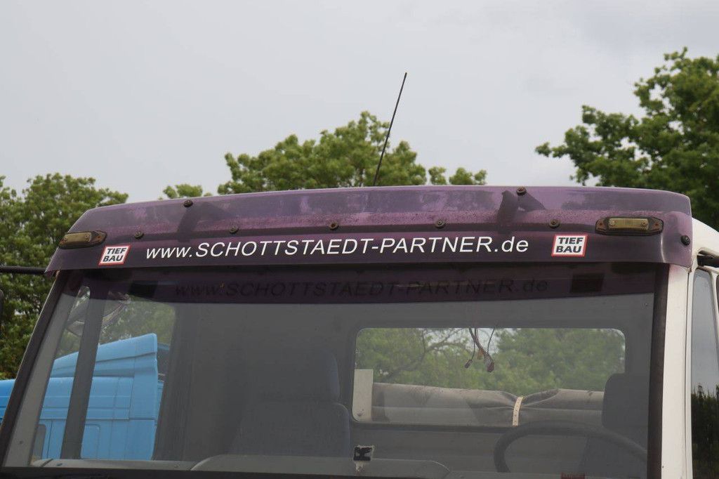 Flatbed (truck) MAN LE 280 B Diesel