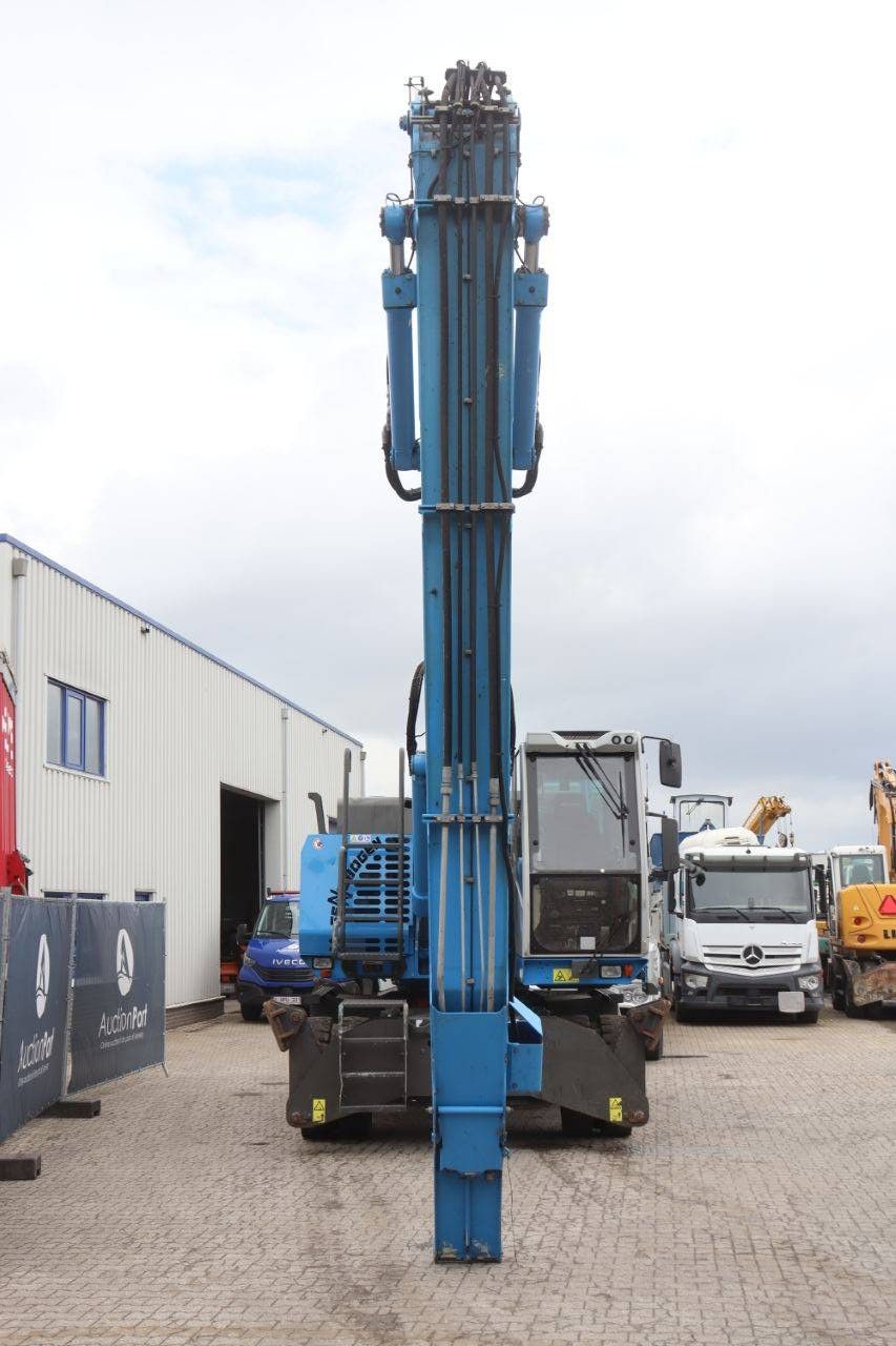 Bandenkraan Sennebogen 825E Diesel 129kW 2018