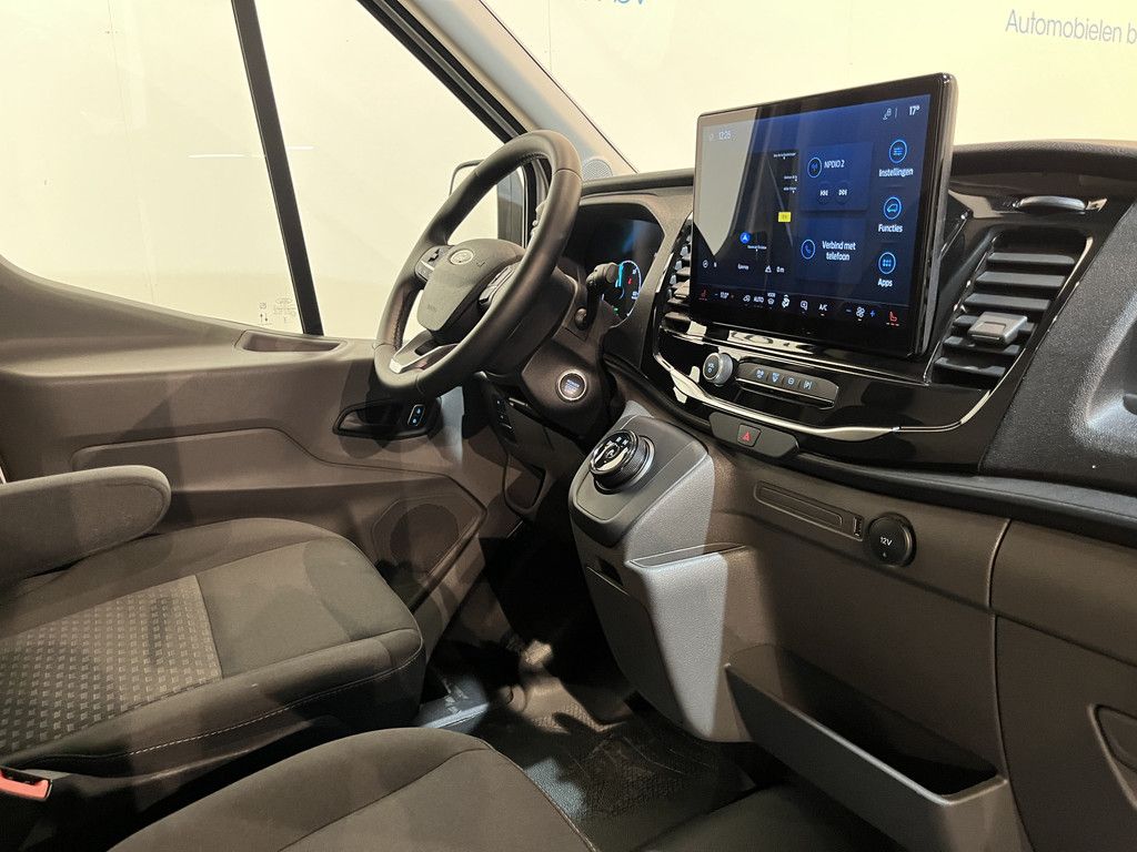 Ford E-Transit 390 (3500 kg) L2H2 Trend 68 kWh / 100% Elektrisch !! / Airco / Cruise Control / CarPlay / Camera / Navigatie / 3-Zits / 2.500 KM !!