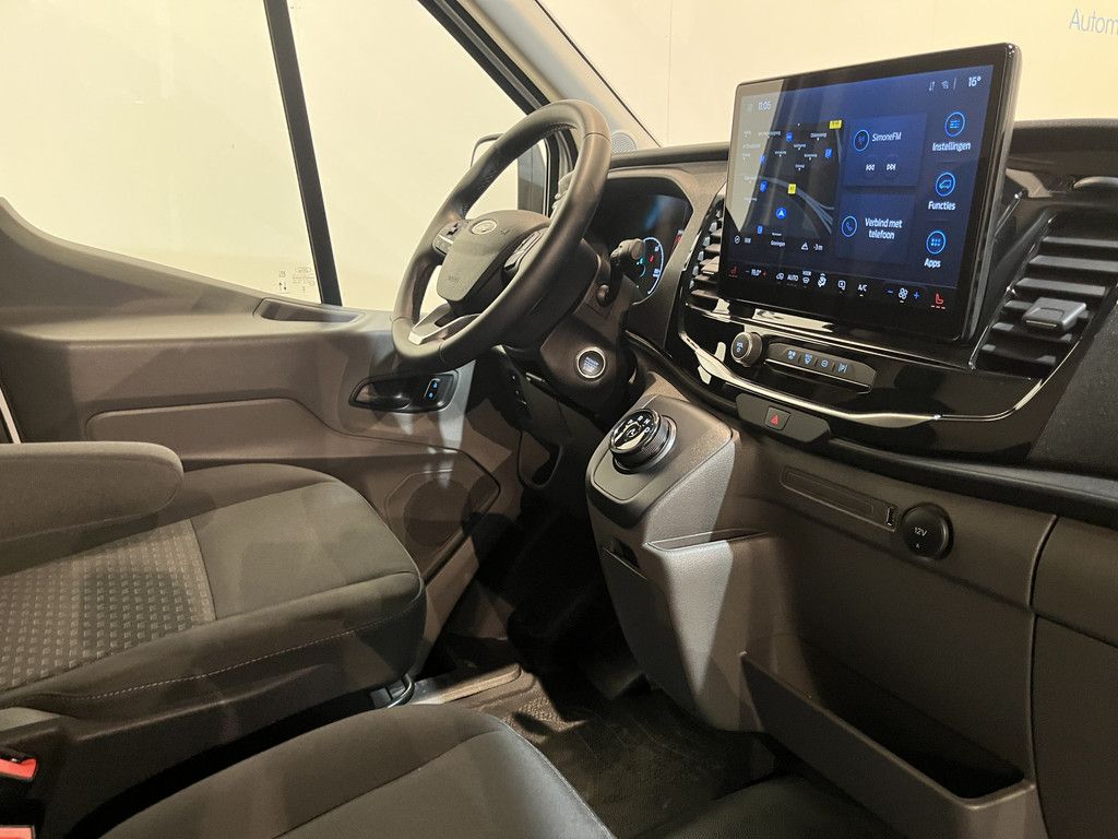 Ford E-Transit 390 (3500 kg) L2H2 Trend 68 kWh / 100% Elektrisch !! / Airco / Cruise Control / CarPlay / Camera / Navigatie / 3-Zits / 4.000 KM !!