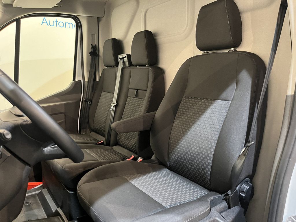 Ford E-Transit 390 (3500 kg) L2H2 Trend 68 kWh / 100% Elektrisch !! / Airco / Cruise Control / CarPlay / Camera / Navigatie / 3-Zits / 4.000 KM !!