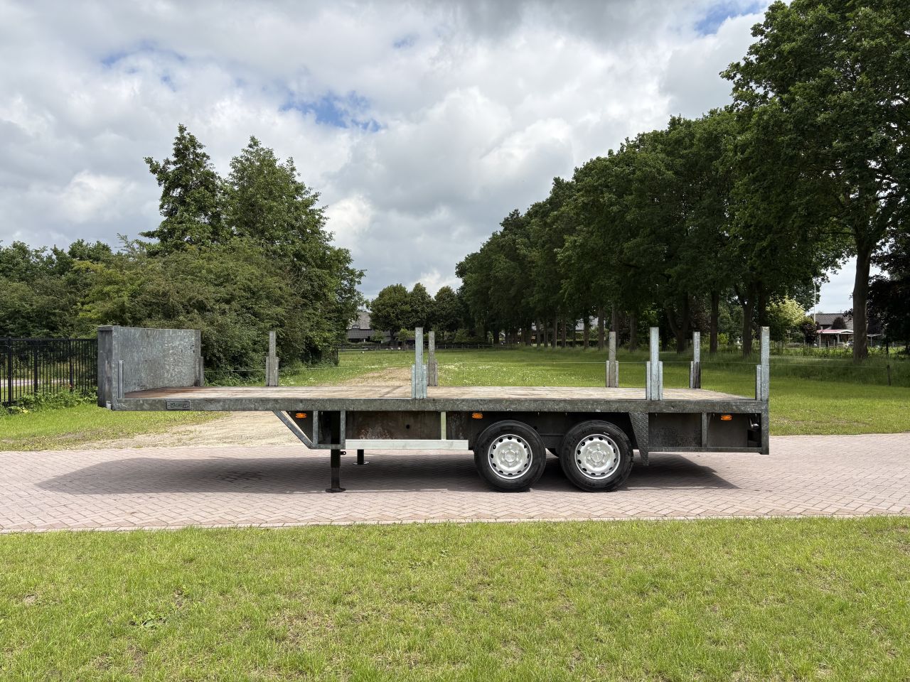 BE oplegger 8 TON VLAKE Veldhuizen