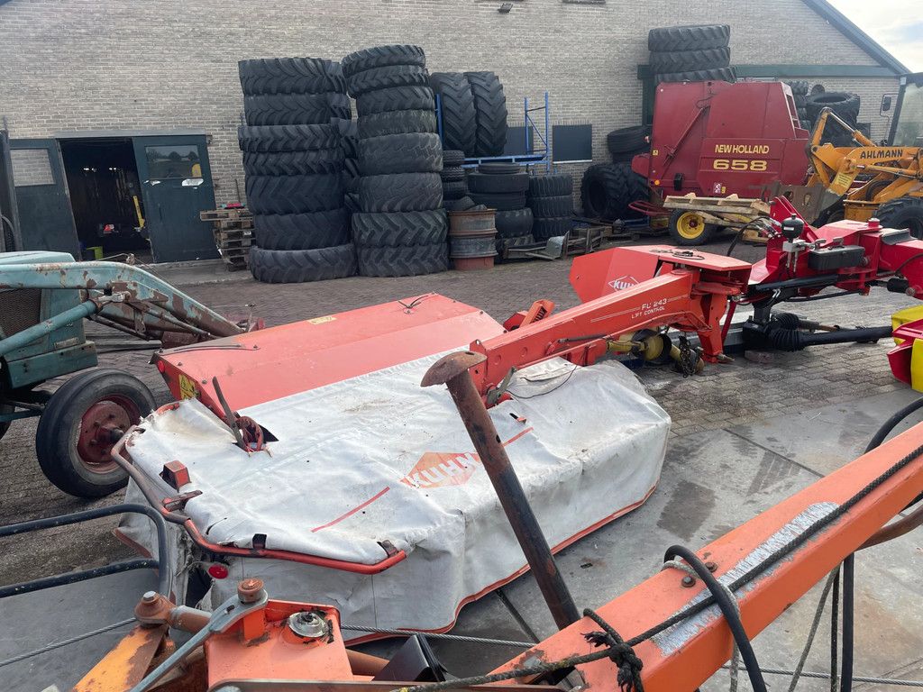 Kuhn FC 243 Lift Control