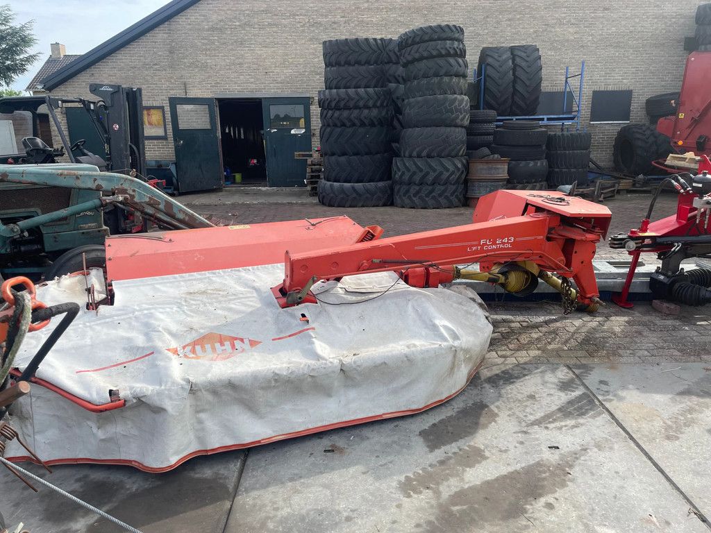 Kuhn FC 243 Lift Control