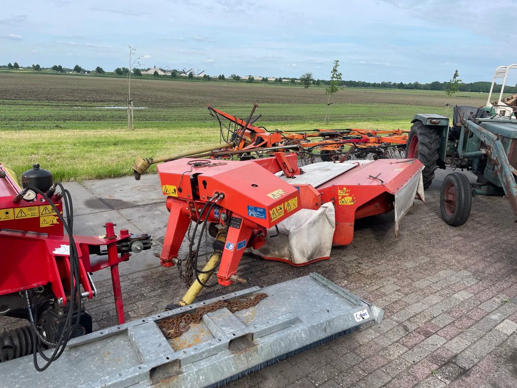 Kuhn FC 243 Lift Control