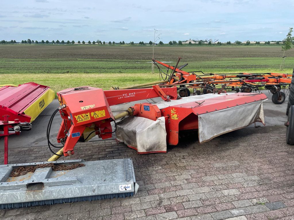 Kuhn FC 243 Lift Control