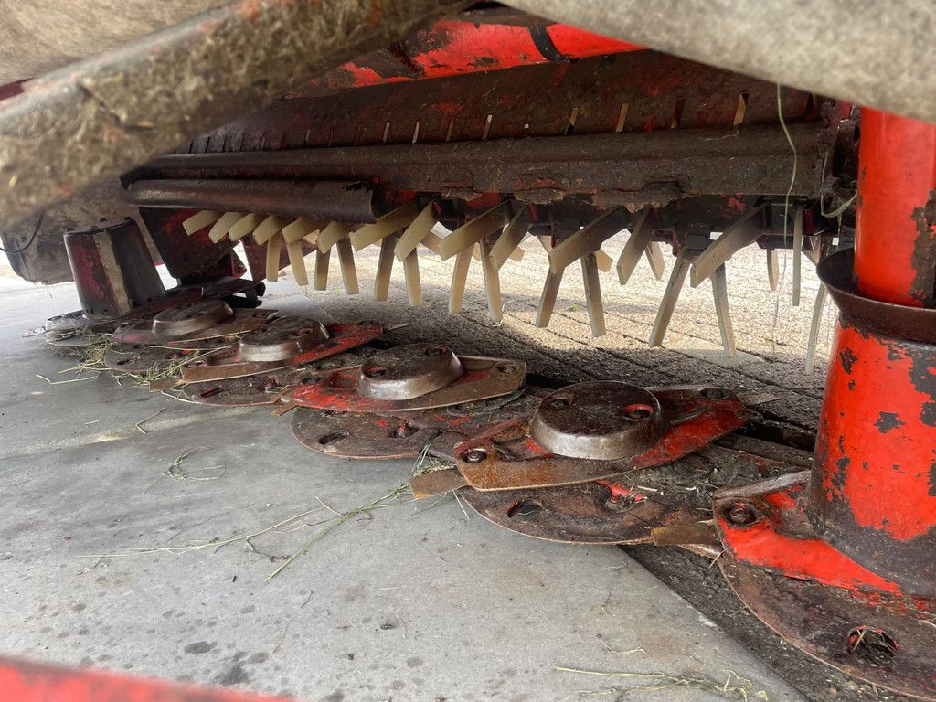 Kuhn FC 243 Lift Control
