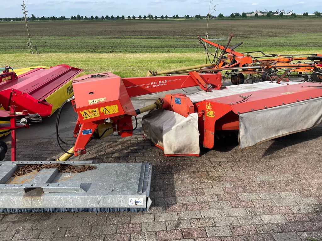Kuhn FC 243 Lift Control