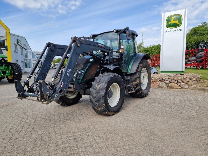 Valtra A104