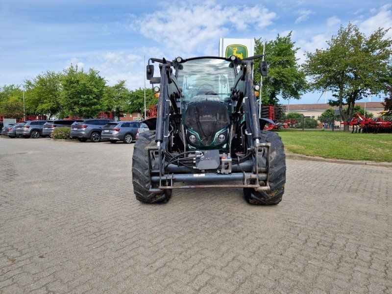 Valtra A104