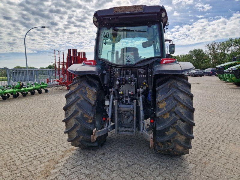 Valtra A104