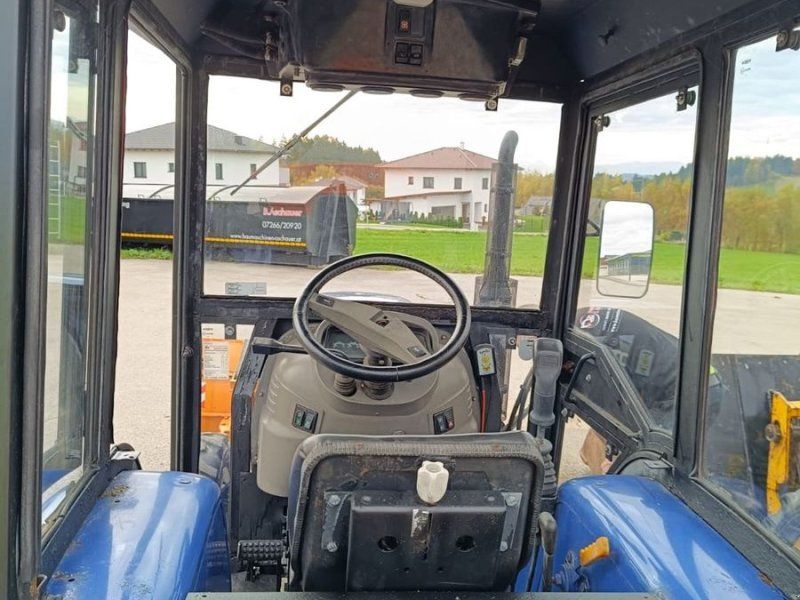 Lovol Foton 254 N mit Fronthydraulik