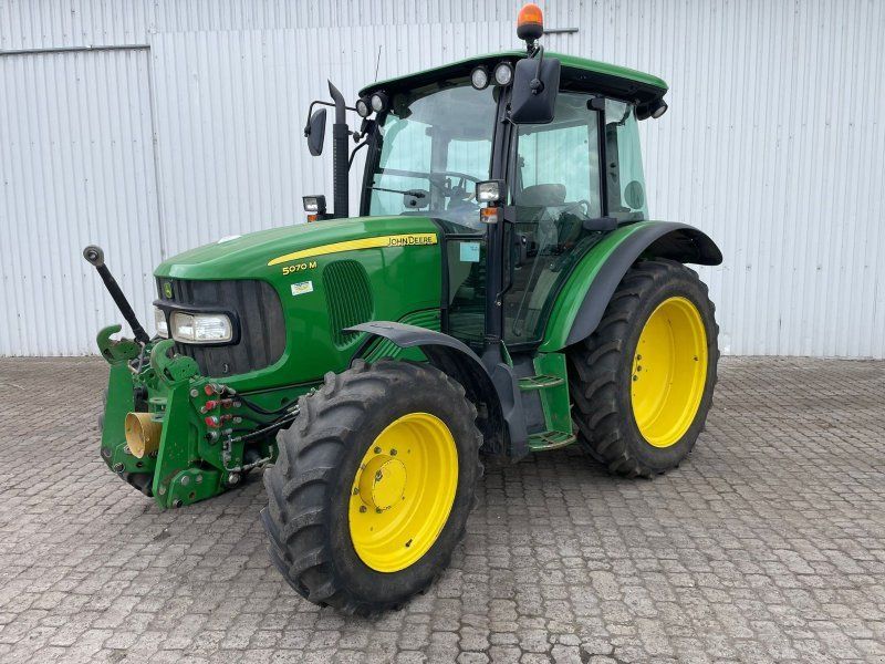 John Deere 5070 M