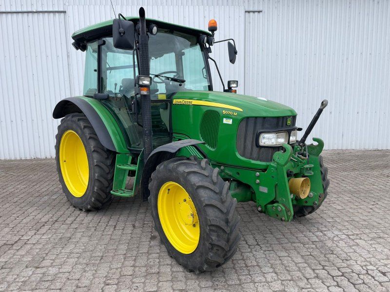 John Deere 5070 M