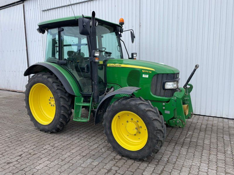 John Deere 5070 M