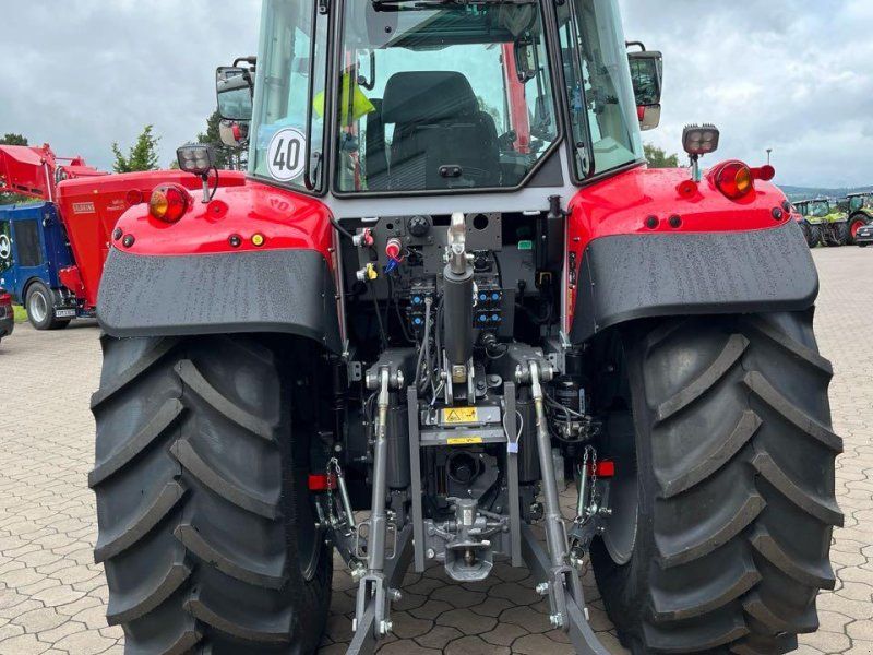 Massey Ferguson 5S.135 Dyna-6 Exclusive