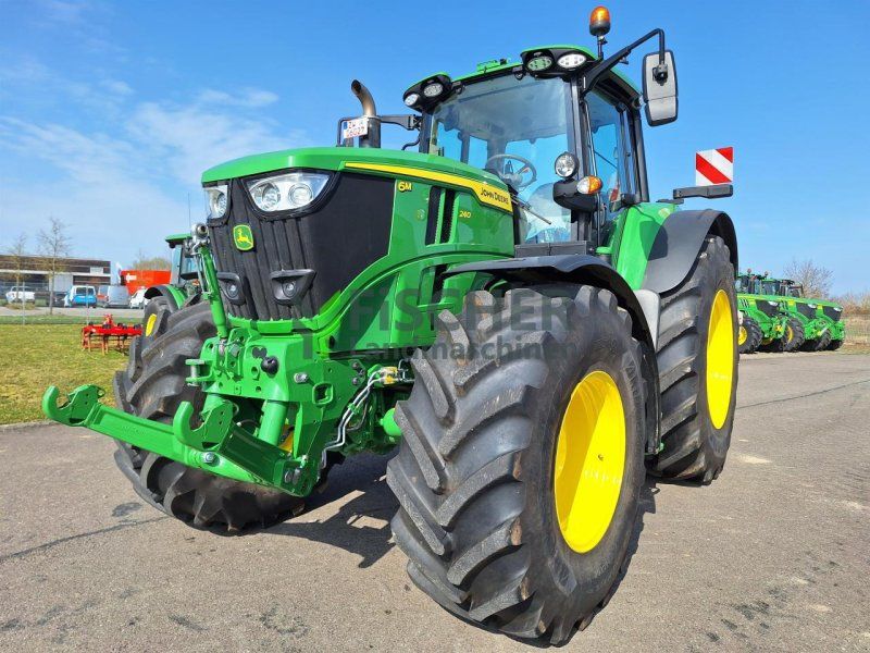 John Deere 6M 240