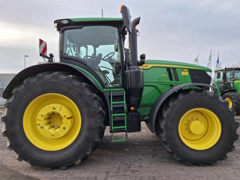 John Deere 6R 250