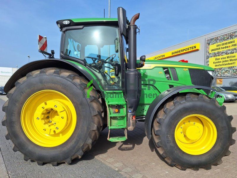 John Deere 6R 215