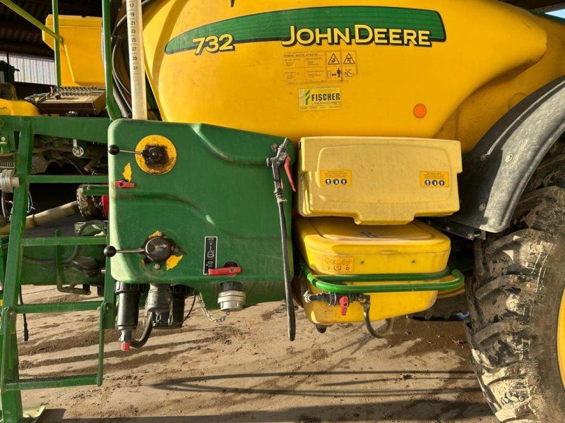 John Deere 732
