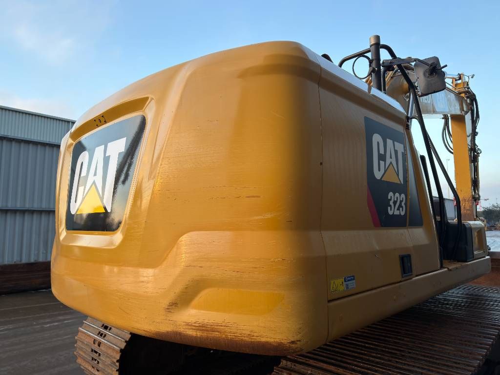 CAT 323 07B