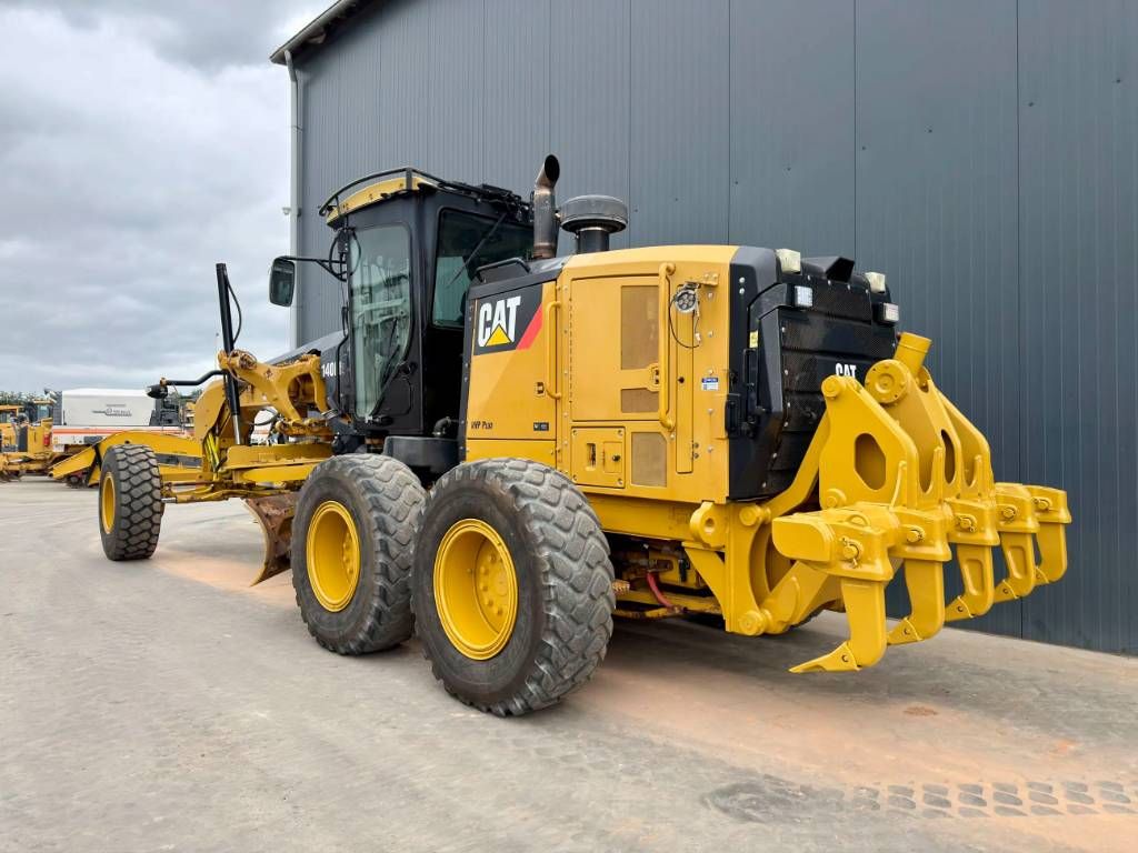 CAT 140M2