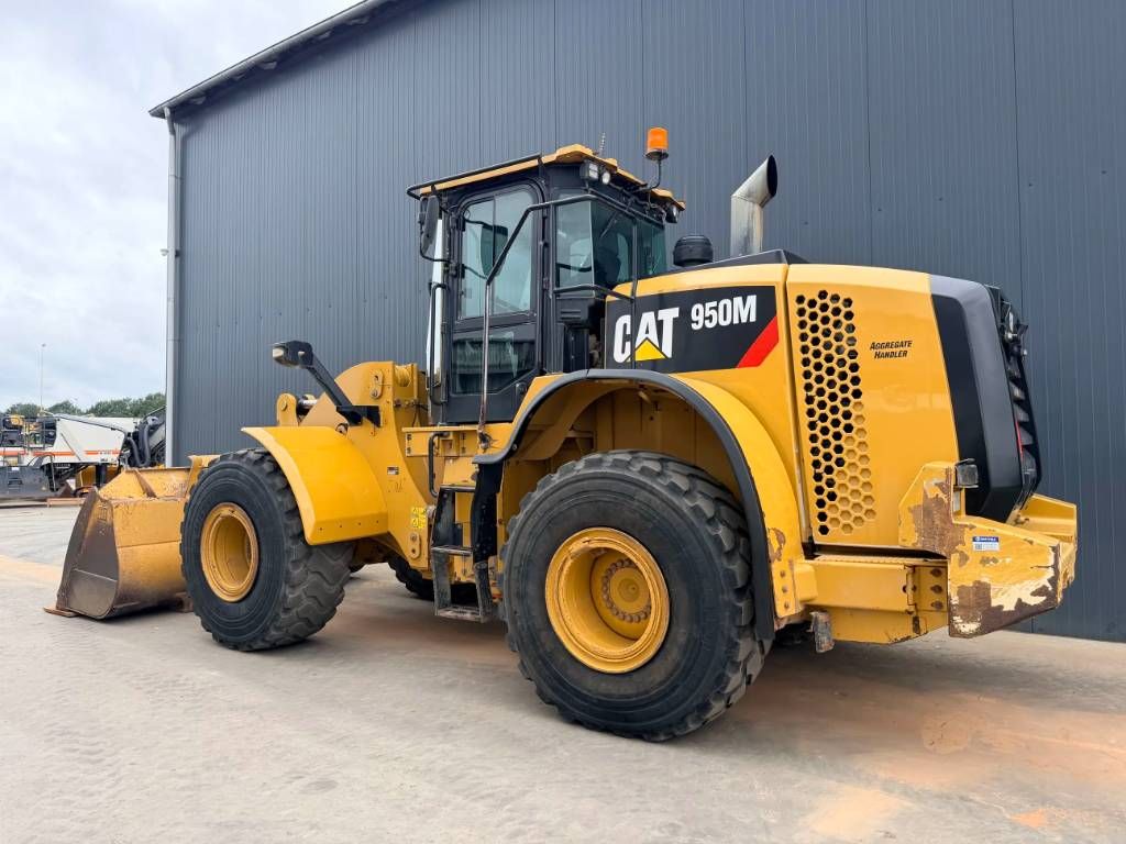 CAT 950M