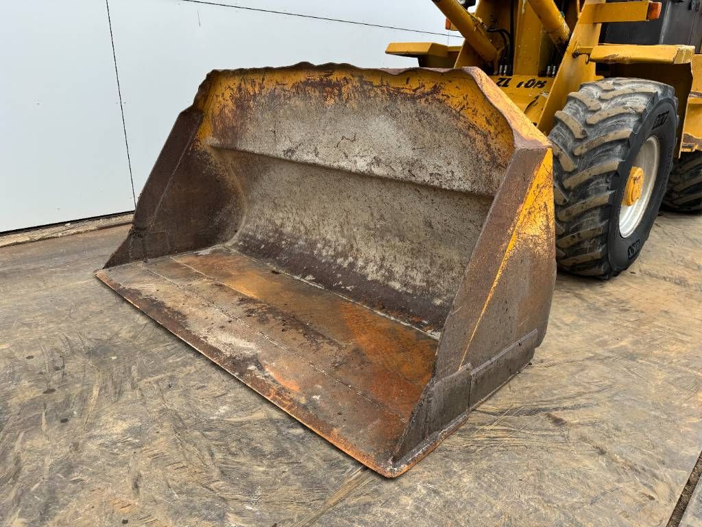 CAT Zeppelin ZL10B - Bucket + Forks / Quick Coupler