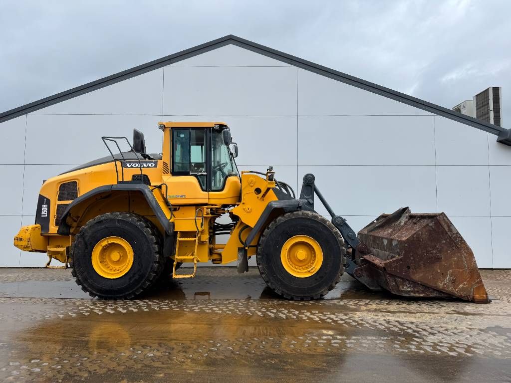 Volvo L150H - High-tip Bucket / Backup Camera