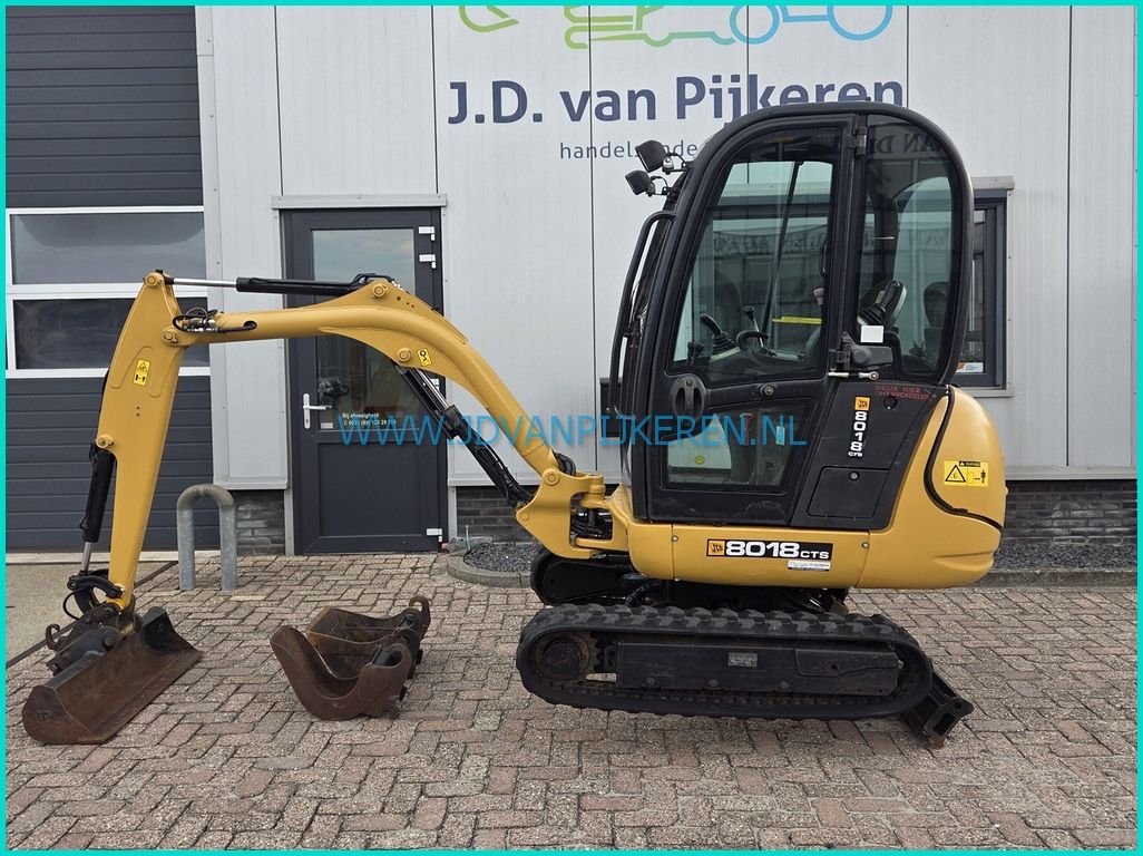 JCB 8018 2627uur+ 3 bakken+hydraulische snelwissel