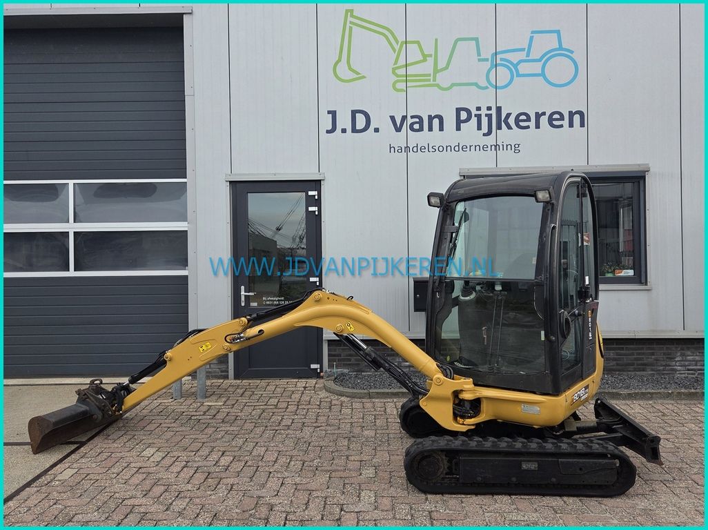 JCB 8018 2627uur+ 3 bakken+hydraulische snelwissel
