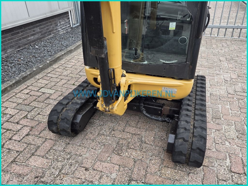 JCB 8018 2627uur+ 3 bakken+hydraulische snelwissel