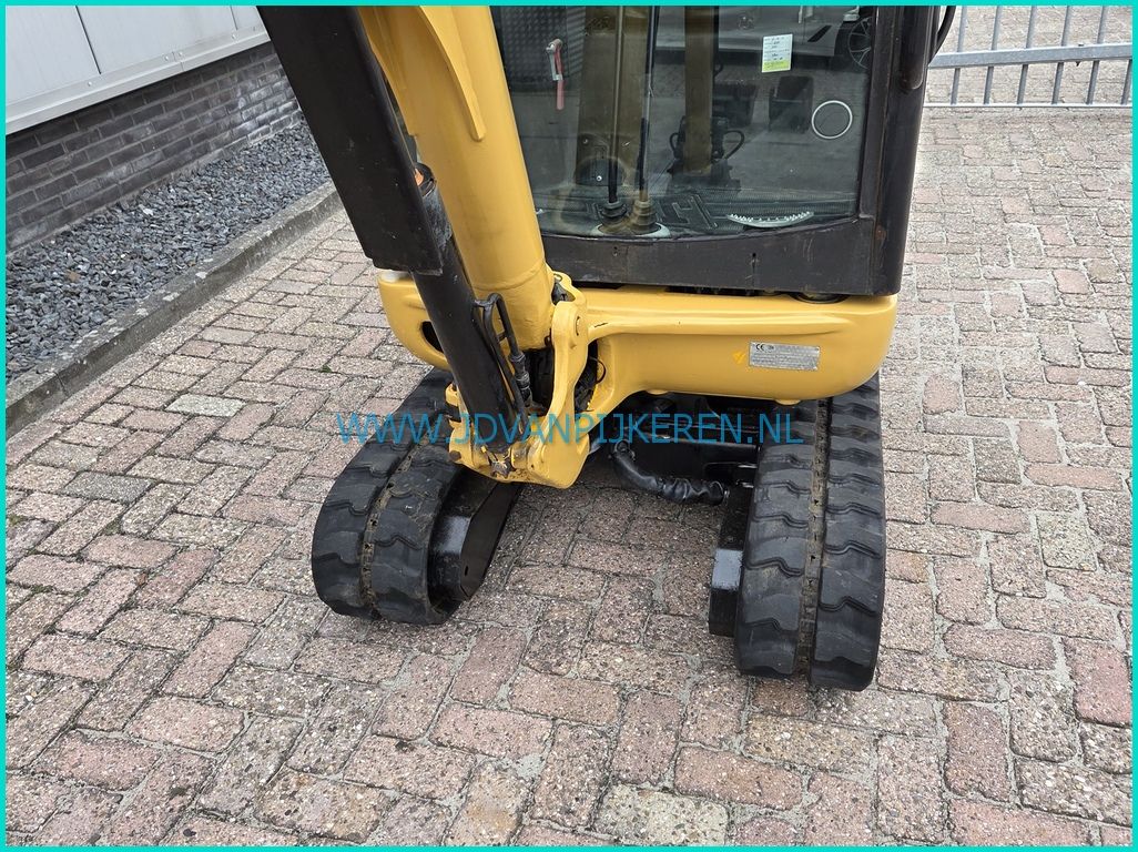 JCB 8018 2627uur+ 3 bakken+hydraulische snelwissel