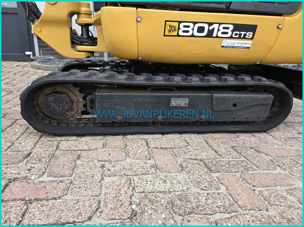 JCB 8018 2627uur+ 3 bakken+hydraulische snelwissel