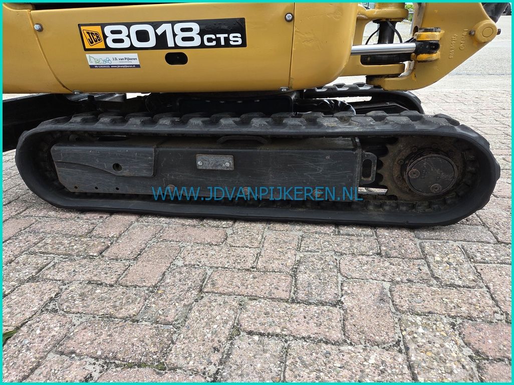 JCB 8018 2627uur+ 3 bakken+hydraulische snelwissel