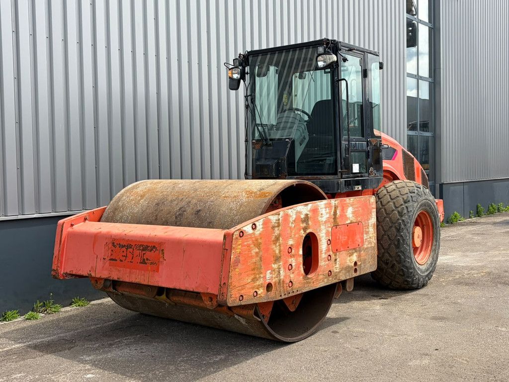Caterpillar CS74