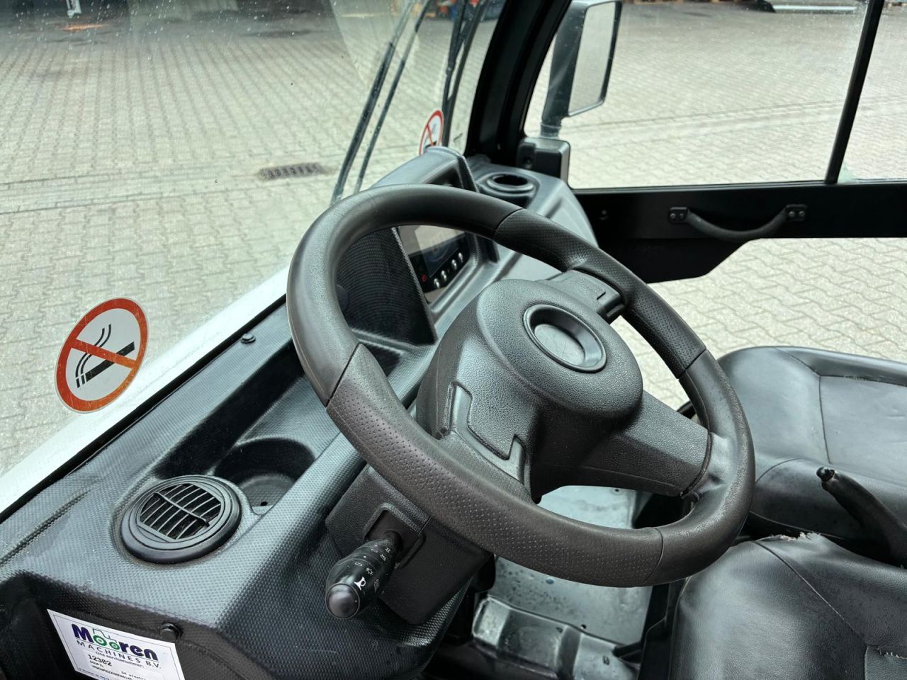 GOUPIL G4 elektrische wagen met afval container