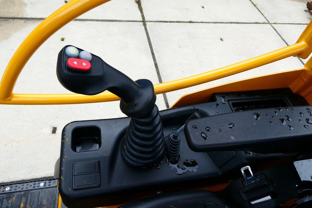 Eurotrac W12S