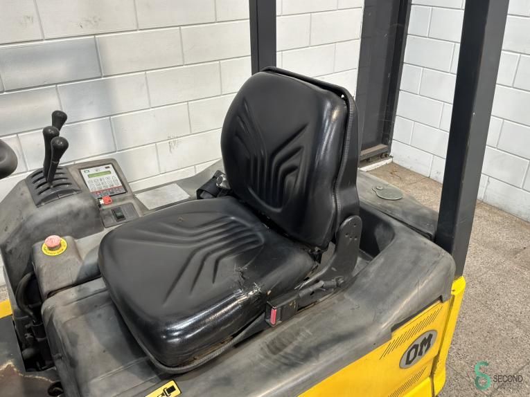 Heftrucks Elektrisch OM EU15 2002