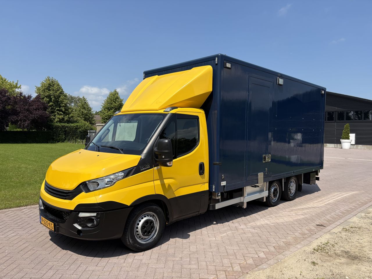 Be trekker 7 ton Iveco Daily 35S18 Clixtar met laadklep 750 kg