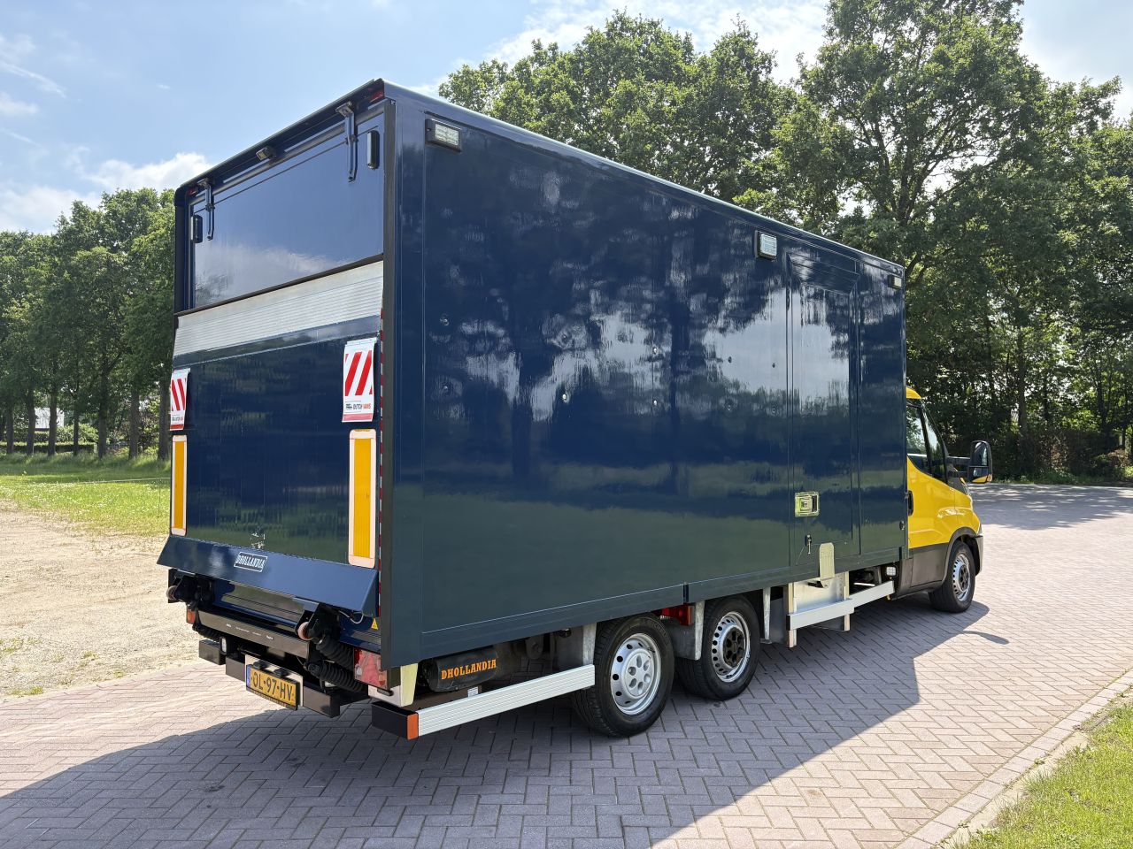 Be trekker 7 ton Iveco Daily 35S18 Clixtar met laadklep 750 kg