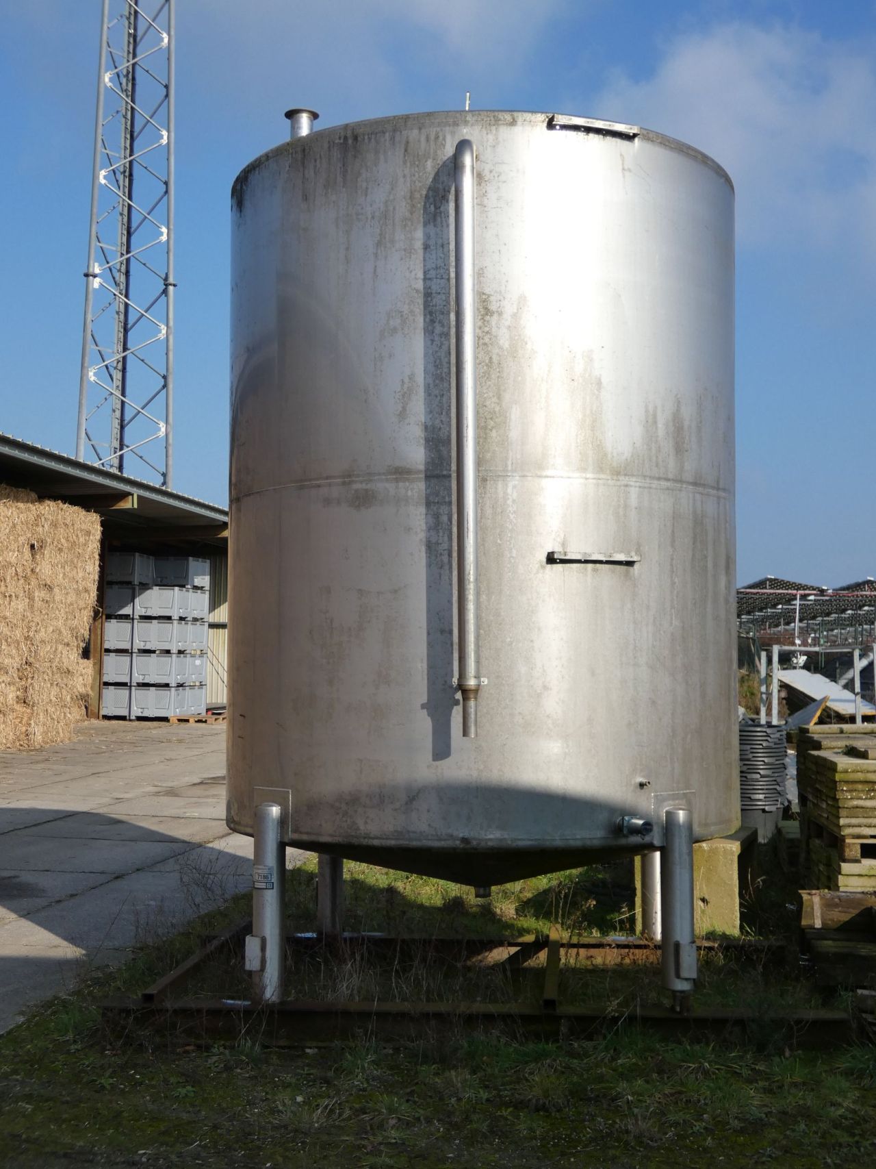 R.V.S. 5000 Liter Tank