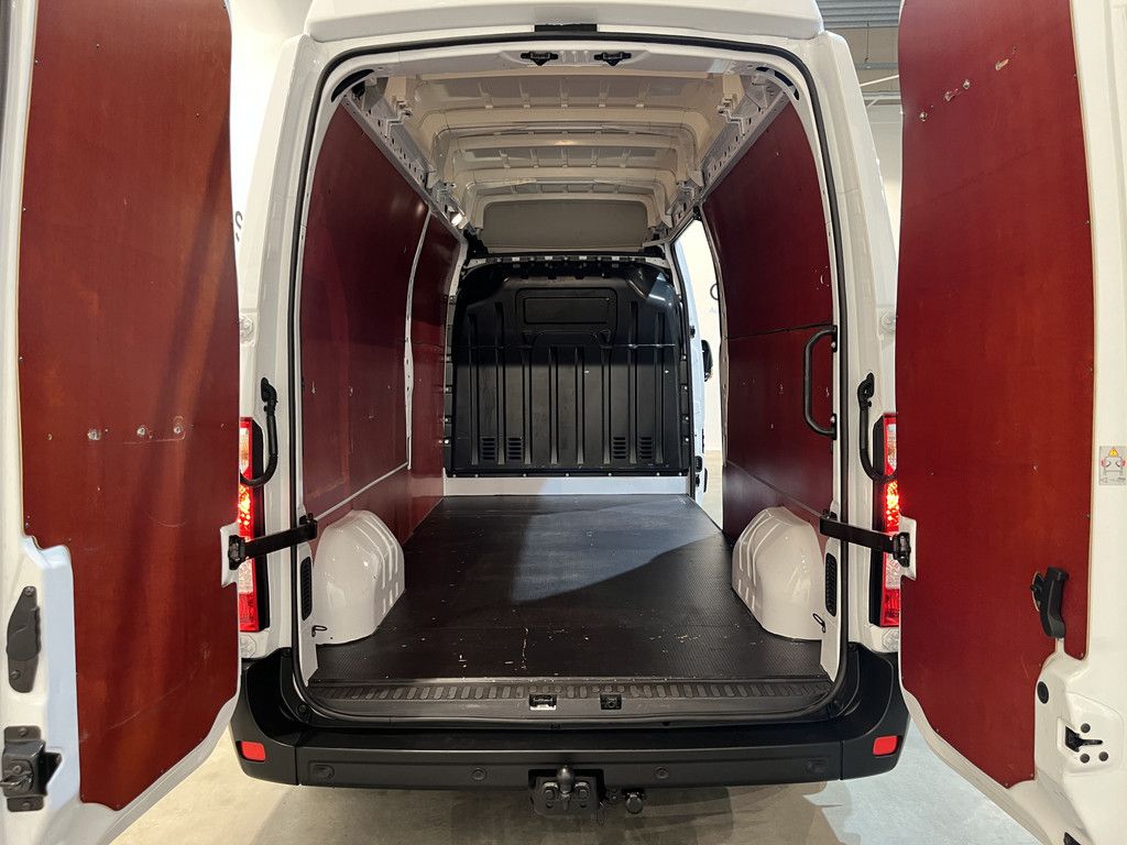Renault Master 2.3 dCi 150 PK L3H3 Automaat / Euro 6 / Airco / Cruise Control / CarPlay / Camera / Trekhaak / Navigatie / 3-Zits